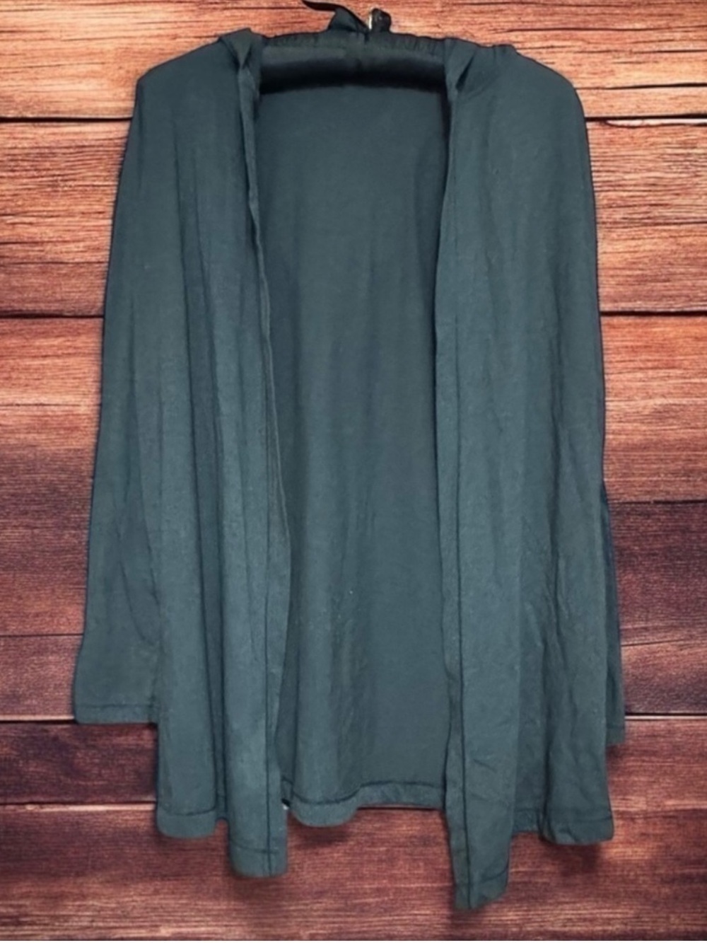 DISTRICT OPEN FRONT CARDIGAN HOODIE SIZE MEDIUM